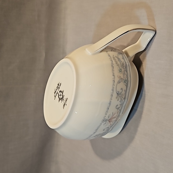 New Noritake Crown Flower 7324 Gravy Boat w/Underplate Ivory China - Picture 10 of 11